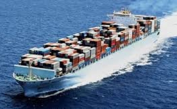 Ngành vận tải biển 'duy trì' lỗ khủng, cổ phiếu tụt dốc